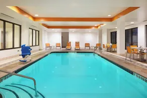 Holiday Inn Express & Suites Seymour by IHG - Pool