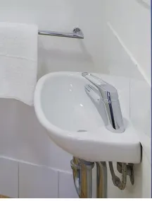 ibis Budget Perth Airport - Bathroom