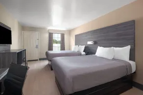 Baymont by Wyndham Commerce GA Near Tanger Outlets Mall - Chambre