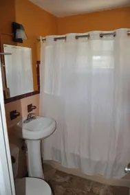 Atlantic Economy Inn - Badezimmer