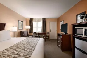 Travelodge by Wyndham Pincher Creek - Chambre