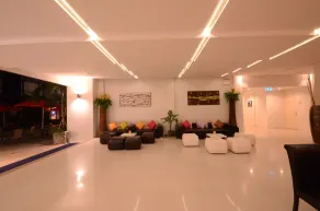 The Lantern Resorts Patong - Sitteområde i lobbyen