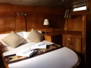 Dream House Boat - Camera