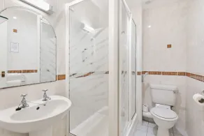 Marine Hotel - Bathroom