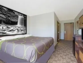 Super 8 by Wyndham Appomattox VA - Zimmer