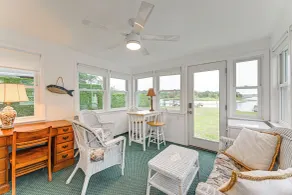 Bayfront East Quogue Retreat w/ Private Boat Dock - Interiør