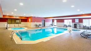 Holiday Inn Express & Suites Chicago Deerfield Lincolnshire by IHG - Pool