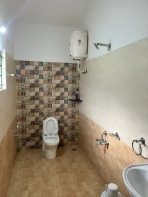 S ELLA Residency - Bathroom