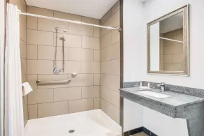 Days Inn by Wyndham Watertown Fort Drum - Salle de bain
