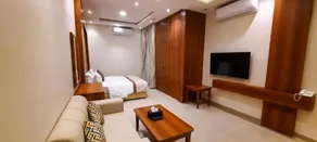 Malath Raqi - Room
