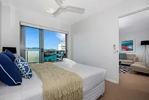 Allure Hotel & Apartments - Room