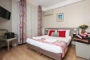 Brit Hotel Confort Le Revest Sainte-Maxime - Værelse