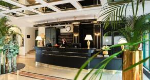 Victor's Residenz-Hotel Schloss Berg - Rezeption