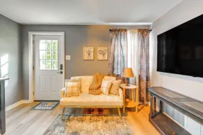 Lakefront Guest Suite Near Richmond - Interior