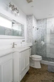 Swanky Townhome  - Badeværelse