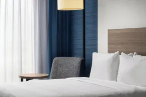 Holiday Inn Express Montreal Airport - St-Laurent by IHG - Chambre