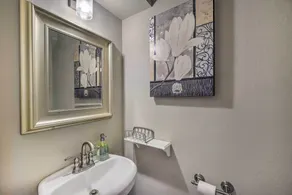 Spacious Houston Home, Day Trip to Galveston! - Bathroom