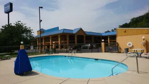 Travelodge by Wyndham Knoxville East - Piscine