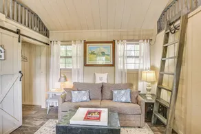 Farm Stay in Illinois With Private Fishing Pond - Interiør