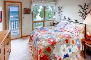 Lavish Charlevoix Home on Lake Michigan, Fire Pit - Zimmer
