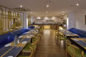Grand Continent Brookefield - A Sarovar Portico Affiliate Hotel - Restaurant