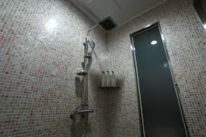 Yuwon Hotel - Bathroom
