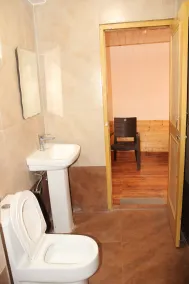 Apple Field House - Hotel in Old Manali - Banheiro