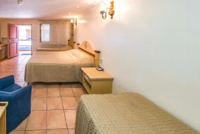 Villa Mirasol Motor Inn - Room