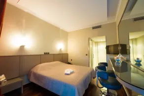Pines Hotel - Chambre