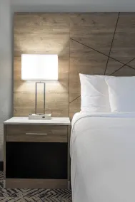 Rodeway Inn & Suites near Outlet Mall - Asheville - Chambre