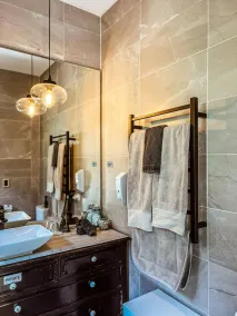 Escape to a Mountain Retreat in Beechmont, Australia - Baño