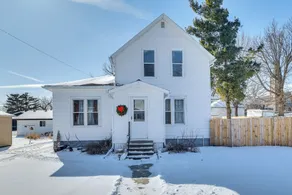 Steps to Root River: Home w/ Large Yard! - Intérieur