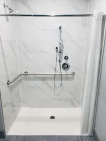 Scottish Inns & Suites Kingwood - Douche de la salle de bain