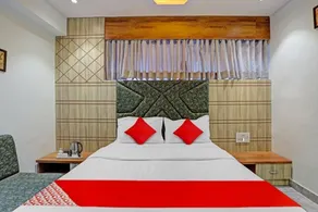 Purple Hotel - Science City Ahmedabad - Room