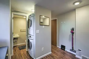 Lovely Iowa City Townhome ~ 3 Mi to Dtwn! - Interior