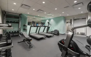 Tru by Hilton Montreal centre-ville - Salle de remise en forme