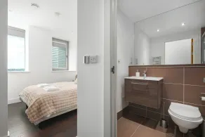 Bright & Modern 2BD 2Bath - Sleeps 6 - Tube - Wifi - Badeværelse