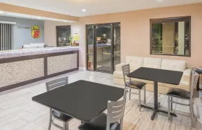 Super 8 by Wyndham Bryant Little Rock Area - Lobby