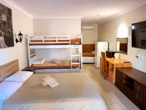 Central Jetty Motel - Room