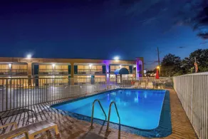 Days Inn by Wyndham Clayton - Pool