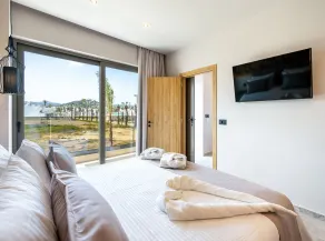 Pathos SeaSide Suites - Vue de la chambre