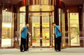 Ramada Plaza by Wyndham Shaowu - Interior entrance