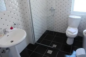 Vila e Bardhe Butique Hotel - Bathroom