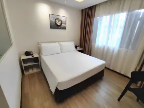 Link Hotel Singapore - Room