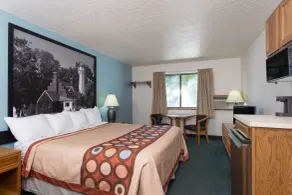 Super 8 by Wyndham Houghton Lake - Quarto