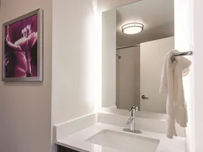 La Quinta Inn & Suites by Wyndham Portland DT Maine Med - Salle de bain