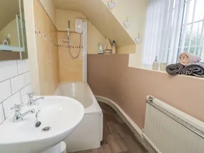 11A High Street - Bathroom