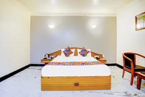FabHotel Ratna Regency - Room