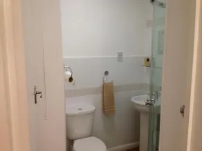 Comfortable Family room with Tv, Free Fast Wifi, Sleeps 3 - Badrum