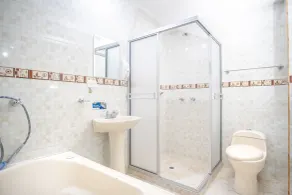 Ayenda 1910 Gold Plaza - Bathroom